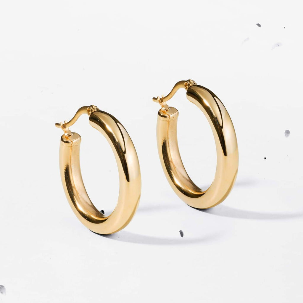 Medium Classic hoop earrings