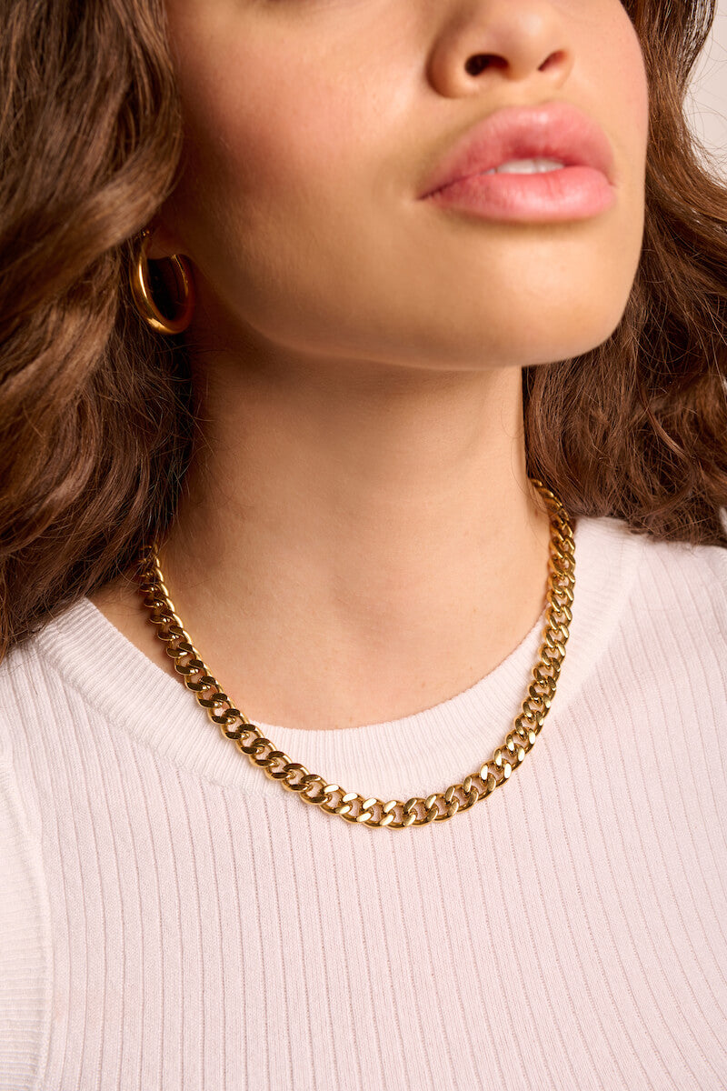 Medium Classic hoop earrings